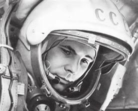 Ý. A. Gagarin möwritini geçirendigi, raketalaryň häzirki zaman urşunyň esasy ýaragy bolmalydygy hakynda çykyş edipdi. Şol çykyşynda: «Biz eýýäm häzir Aýa 100 tonna diýsegem ýük çykaryp biljek.