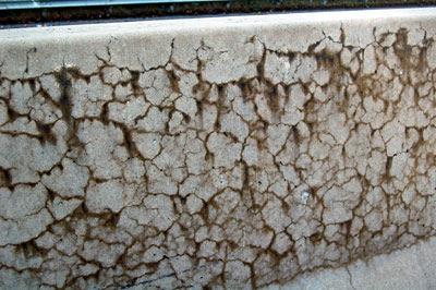 pompalanmayıkolaylaştırıcı, beton üretiminde nem ve agrega gradasyonkusurlarının etkisini azaltıcıolarak