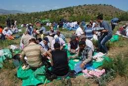 buradaki Selahattin dede gibi duası kabul olacak masum kişilerdir. Nitekim yukarıdaki anlatıda Selahattin dede için yağmurun yağdığına inanılmaktadır.