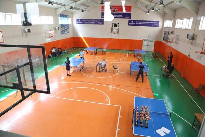 211 adet okul spor salonu