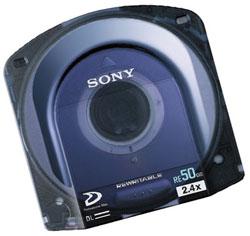 Kamera bünyesinde kayıt diski, çevresel etkilerden korumak için bir koruma kabı içinde bulunur.