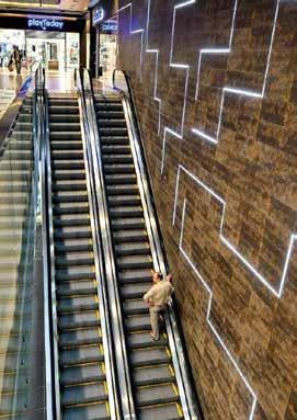 Yürüyen Merdiven / Escalator Yürüyen Yol / Moving Walks Yürüyen Yol, asansörün rahatlığını yürüyen merdiven kapasitesi ile birleştirir.