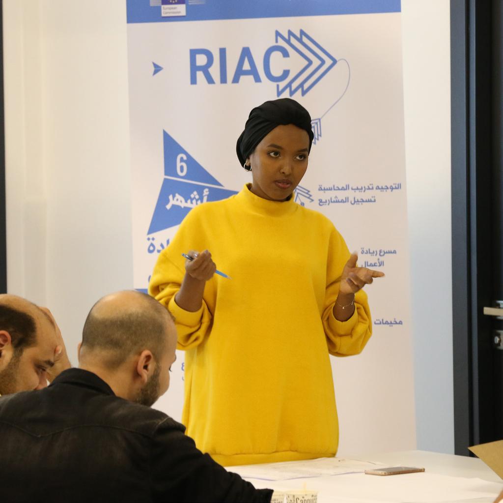 RIAC (BÖLGESEL ENTEGRASYONU HIZLANDIRMA PROGRAMI) AB tarafından finanse edilen RIAC programı, mültecilerin Avrupa işgücü piyasasına entegrasyonunu hızlandırılmış ve sürdürülebilir bir yaklaşımla