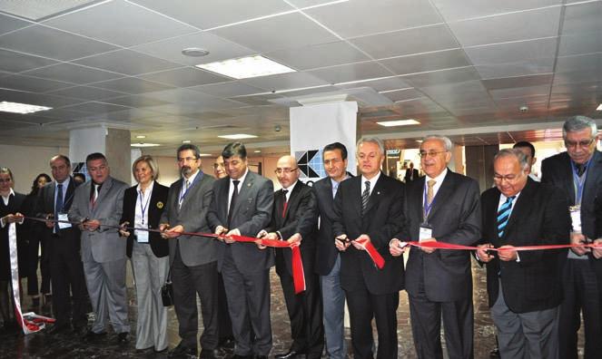 belirtti. Açılış konuşmalarının ardından EBİTO 2011 3. Elektrik Tesiat Fuarı nın açılışı gerçekleştirildi.