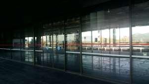 20-TERMİNAL GİRİŞ VE ÇIKIŞ KAYAR CAM KAPILAR : 21 / 34 Genel Havacılık (CIP) Terminali ve dış hatlar terminali giden yolcu terminal giriş kapıları, gelen yolcu varış salonu çıkış kapıları kayar cam