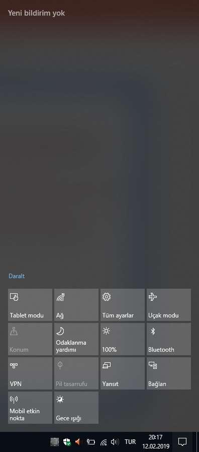 İşlem Merkezi Windows 10, bildirim sağlamak için İşlem Merkezi adlı yeni bir yöntem içermektedir. Hizmeti açmak için klavyedeki Windows logo tuşuna + A basın.