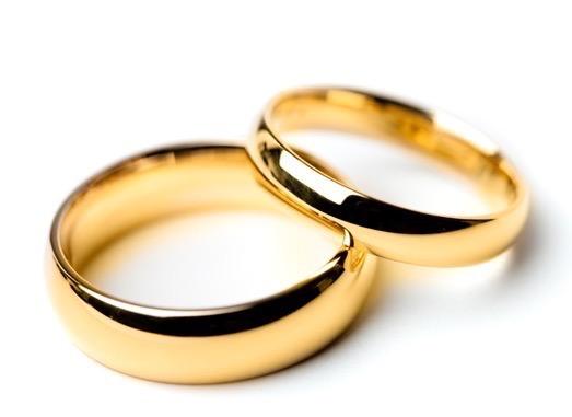 Evlilik Evlilik, iki insan arasında yapılan yasal bağlayıcı bir anlaşmadır. Norveç te evlilik yapmanın ön koşulu şöyledir: Evlilik kendi rızası ile olur.