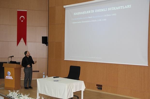 ETÜ de Gizli Örgütlerin Dünyayı Dizayn Planları anlatıldı Erzurum Teknik Üniversitesi, öğrencilerinin vizyonlarını geliştirmek ve düşünce ufuklarına katkı sağlamak amacı ile düzenlediği etkinliklere