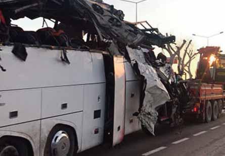 Umarız otogar yerinde kalır da, bu pozitif etkiyle sektör biraz olsun topar kendisini. Bizler çizgisi doğru, iyi gazete yapmak ve yayınlamak zorundayız.