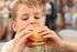 Çocukların tükettiği yiyecek ve içeceklerin süt ve daimi diş rengine etkisi